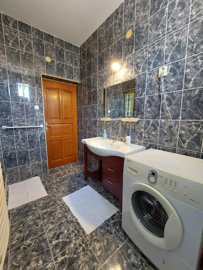 Csaladbarat Vendeglak Szegedi Maganszallashely 9 Fo Reszere, Nagycsaladok Es Barati Tarsasagok Reszere Bagian luar foto